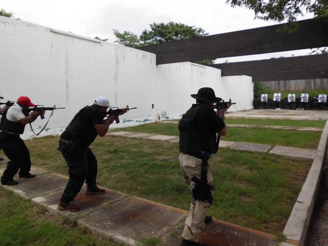 Tiro arma larga.
     GUCA